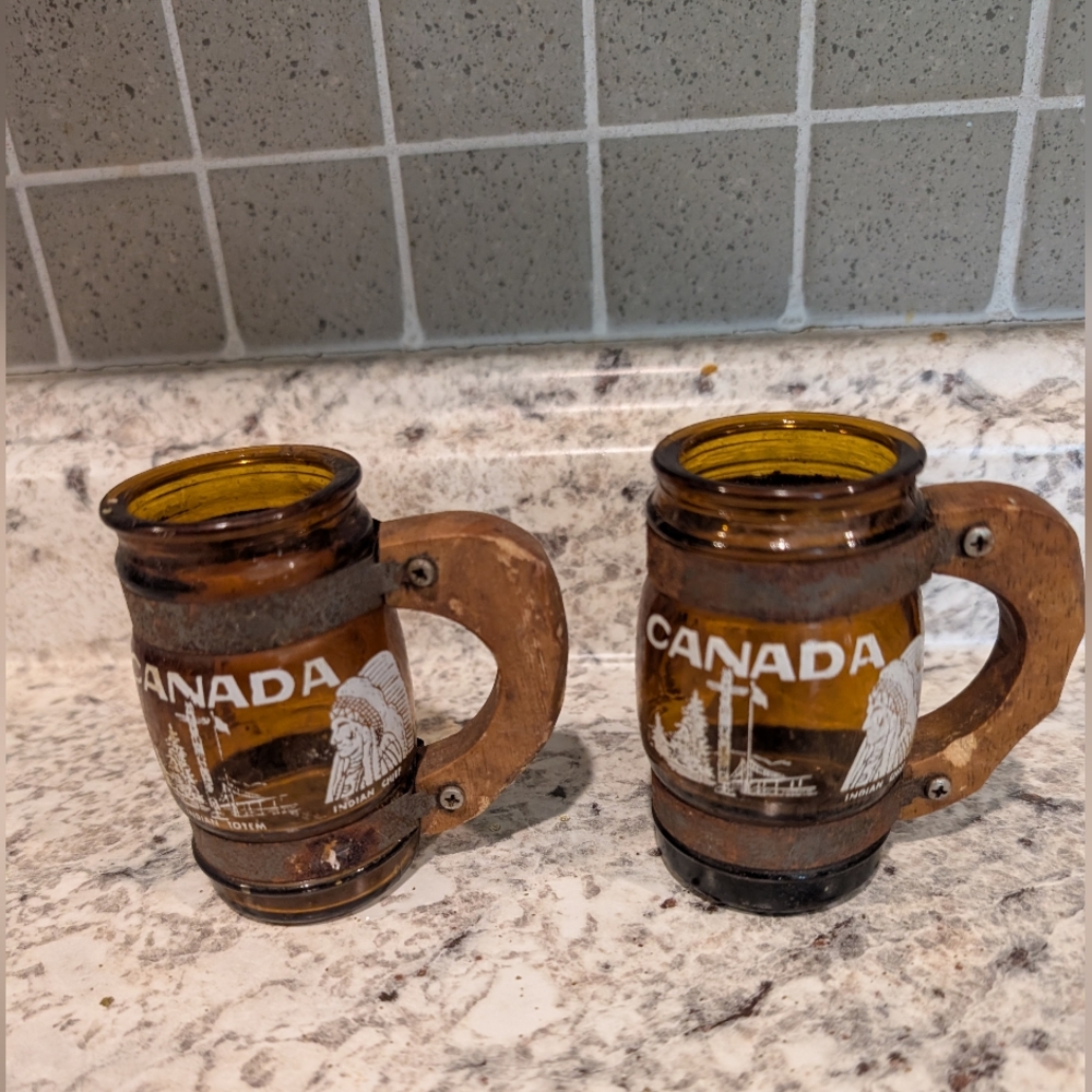 🔥$5 if bundled🔥 2 Rare Vintage Canada Barrel Glass Mug Wooden Handle Souvenir